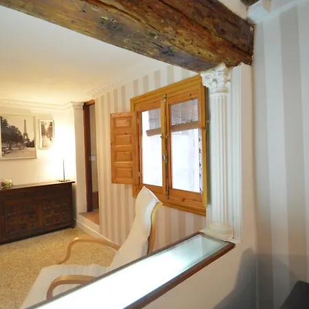 Suites- Sant Llorenc 35 *